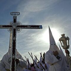 El motivo por el que se cubren las imágenes en Semana Santa y por el que se tapan los santos