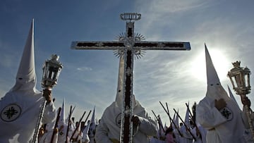 El motivo por el que se cubren las imágenes en Semana Santa y por el que se tapan los santos