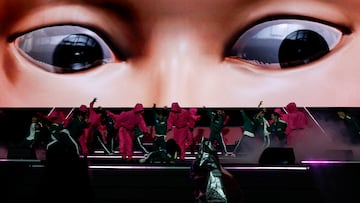 Performers dressed as 'Squid Game' soldiers and participants perform during a fan event with cast to celebrate the release of the third season of Netflix's hit series, in Seoul, South Korea, June 28, 2025. REUTERS/Kim Soo-hyeon