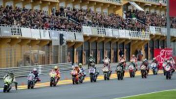Una imagen de la carrera de MotoGP del Gran Premio de Valencia disputado en Cheste.