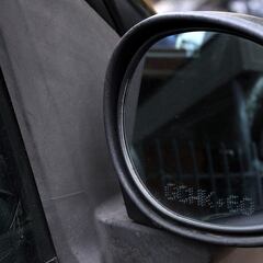 Este es el plazo para grabar patentes en espejos y vidrios de los autos: la nueva ley que afecta a todos los chilenos