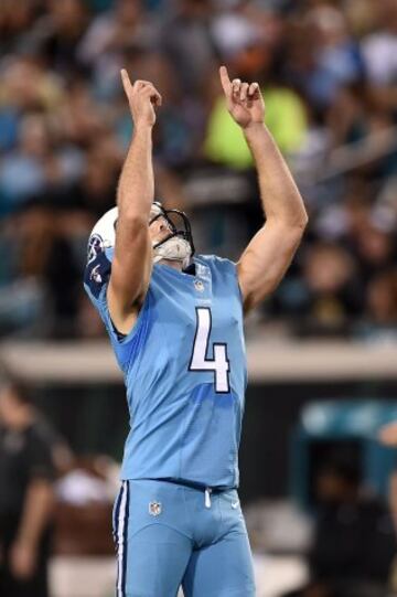 El marcador lo inauguró Ryan Succop con un tempranero field goal de 47 yardas, en el primer drive de los Titans. El kicker de Tennessee lograría un segundo field goal lejano (49 yardas) antes del descanso.