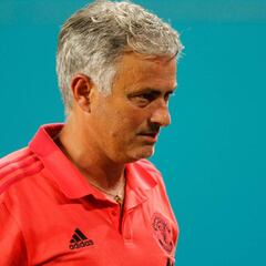 Mourinho insiste en sus quejas: "Si no mejoramos la plantilla, será un año difícil"