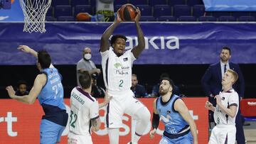 22/11/20 PARTIDO BALONCESTO ACB 
 ESTUDIANTES UNICAJA
 
 DEON THOMPSON