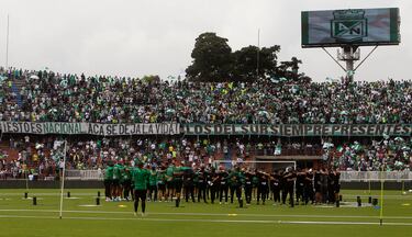Fotos del entrenamiento de Nacional en el Atanasio Girardot acompañado de su afición.