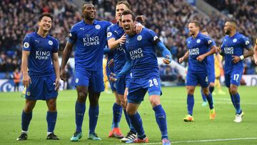 El Leicester vuelve a ganar en casa y el Tottenham empata