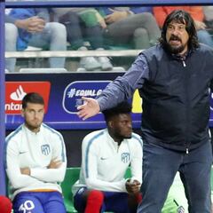 El Mono Burgos: 15 partidos como técnico y tres títulos