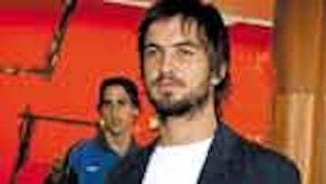 Constanzo y su nueva camiseta .