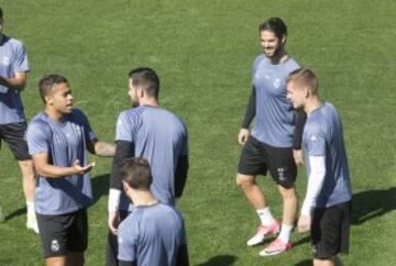 Risas y buen rollo en el entrenamiento del Real Madrid