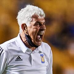 'Tuca' Ferretti: "Si alguien no está satisfecho ahí está el túnel"