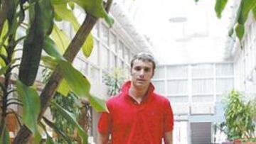 <b>DE VACACIONES. </b>AS se entrevistó ayer con Helguera en un hotel de Madrid.