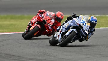 Álex Márquez y Marc Márquez en carrera.
