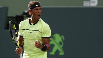 Nadal cierra el puño en señal de victoria ante Philipp Kohlschreiber.