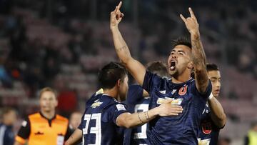 El jugador de Universidad de Chile Gonzalo Espinoza celebra despues de convertir un gol contra Deportes Temuco durante el partido de primera division disputado en el estadio Nacional de Santiago, Chile.