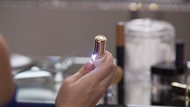 Remueve el vello facial con el depilador Flawless con más de 95.000 valoraciones