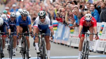 Cycling - UCI Road World Championships - Men Elite Road Race - Bergen, Norway - September 24, 2017 - Peter Sagan (C) of Slovakia finishes in first and Alexander Kristoff (R) of Norway in second place in Men Elite Road Race at the UCI 2017 Road World Championship, Bergen, Norway. NTB SCANPIX/Cornelius Poppe via REUTERS ATTENTION EDITORS - THIS IMAGE WAS PROVIDED BY A THIRD PARTY. NORWAY OUT. NO COMMERCIAL OR EDITORIAL SALES IN NORWAY. NO COMMERCIAL SALES.