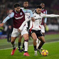 Antonee Robinson va por Mohamed Salah y Bukayo Saka