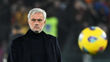 Soccer Football - Serie A - AS Roma v Napoli - Stadio Olimpico, Rome, Italy - December 23, 2023 AS Roma coach Jose Mourinho before the match REUTERS/Alberto Lingria