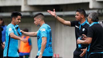 Futbol, Audax Italiano vs Deportes Iquique
Vigesimo Tercera fecha, campeonato nacional 2018.
El entrenador de Deportes Iquique Miguel Riffo da instrucciones a sus jugadores durante el partido de primera division disputado contra Audax Italiano en el estadio Bicentenario La Florida de Santiago, Chile.
22/09/2018