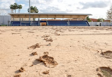 El barro cubre todo el terreno de juego. 