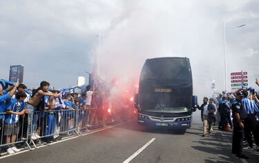 As recibi la aficin del Deportivo a su llegada a Riazor.