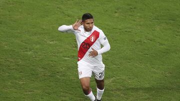 Peru&#039;s Edison Flores celebrates after scoring his side&#039;s opening goal abasing Chile during a Copa America semifinal soccer match at Arena do Gremio in Porto Alegre, Brazil, Wednesday, July 3, 2019. (AP Photo/Edison Vara)