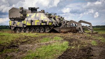 El Ejército jubila medio centenar de vehículos blindados y apuesta por el carro del futuro