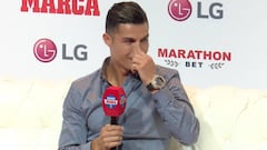 El grito fuera de lugar de un fan que desató la risa tonta de Cristiano y silenció toda la sala