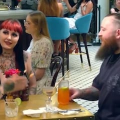 Una joven acude a ‘First Dates’ y alucina con la insólita propuesta de su cita: “Mi marido está en el restaurante”