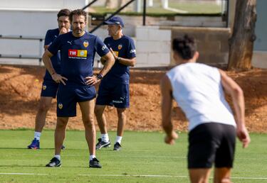 En el Valencia 17 días dan para mucho