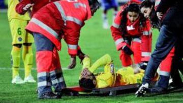 Lafita se duele tras lesionarse en Los Cármenes.