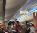 Pletóricos: así fue el festejo de Independiente en el avión
