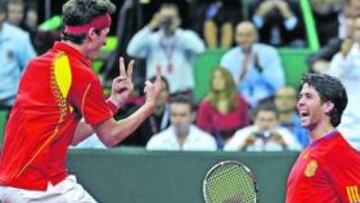 Feliciano y Verdasco celebran el triunfo sobre la pista