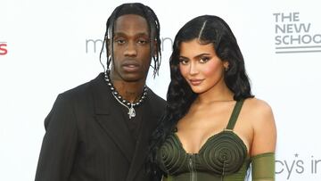 Kylie Jenner y Stormi acompañaron a Travis Scott, quien fue homenajeado en el Parsons Benefit, lo que avivó los rumores sobre el regreso de la expareja.