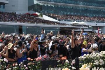 Risas y glamour en el Carnaval de la Copa Melbourne