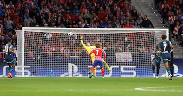 Griezmann batió a Gulacsi y puso el 1-1 en el marcador.