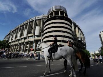 El clásico español se jugara bajo estrictas medidas de seguridad luego de los atentados en Francia.