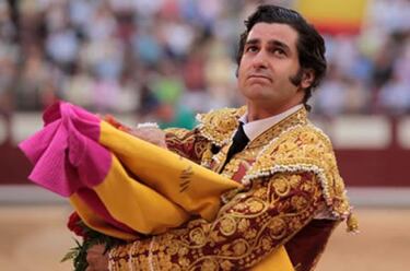 A los 34 con triplete español de líderes