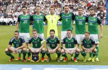 El once inicial de Irlanda del Norte. 