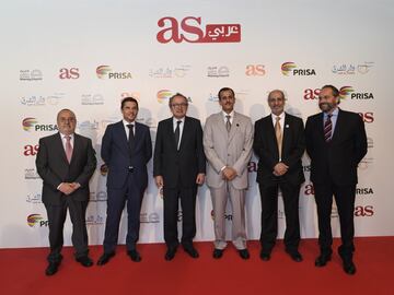 De izquierda a derecha: Alfredo Relaño (Director del As), Alejandro Martínez (Presidente de As), Manuel Polanco (Presidente de PRISA), Khalid Thani A. Al Thani (Consejero de PRISA y Presidente de Ezdan Holding Group), Abdul Latif Bin Abdullah Al Mahmoud (