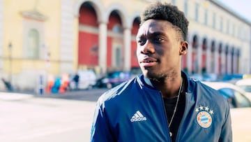 Llegada de Alphonso Davies a Múnich.