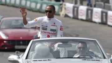 <b>CAMBIO DE CROMOS. </b>Hamilton finalmente ha decidido dejar su equipo de siempre para recalar en Mercedes, cede su puesto a Pérez y Schumacher medita su futuro.