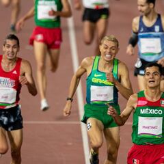 La notable arremetida que le dio bronce a Carlos Díaz en atletismo
