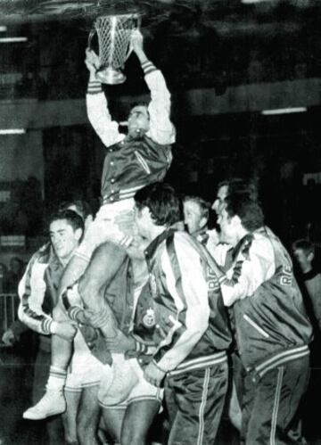 El Real Madrid de baloncesto ganó su cuarta Copa de Europa con Clifford Luyk como máximo anotador y tras ganar por 98-95 al Sparta de Brno.