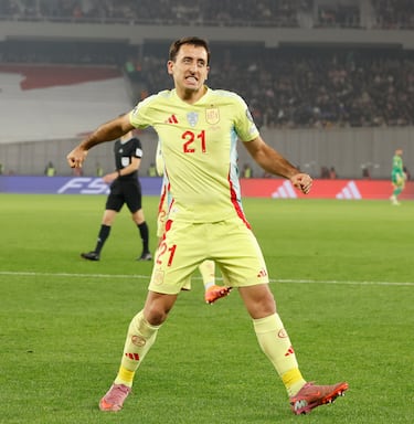 Suma y sigue Oyarzabal. Gran centro de Ferran Torres que conecta con el preciso cabezazo del delantero de la Roja, con el balón tocando en el poste y entrando en la portería georgiana.