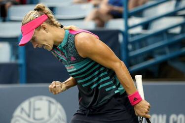 Rain halts Halep as Muguruza's defence ends and Wozniacki retires
