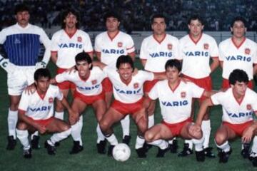 Eric Lecaros: 9 equipos. El atacante (en la foto primero, abajo de izquierda a derecha) anotó en Puerto Montt 18, Antofagasta 11, La Serena 10, D.Concepción 8, Valdivia 7, U.de Chile 7, Palestino 7, Audax Italiano 5 y O'Higgins 1.