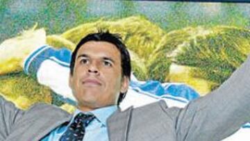 <b>OPTIMISTA. </b>Chris Coleman está convencido de que puede devolver a la Real a Primera aplicando su experiencia en el Fulham inglés.