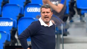 &Oacute;scar Garc&iacute;a dirigiendo al Celta durante el partido disputado en Anoete frente a la Real Sociedad.