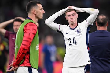 Cole Palmer, jugador de la Selección inglesa, se lamenta tras la derrota en la final de la Eurocopa ante España.